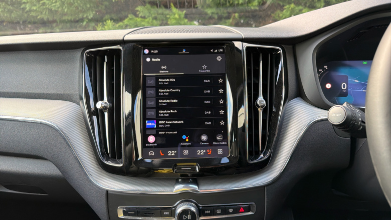 Volvo Xc60 2.0 B4P Plus Dark 5dr Geartronic Petrol Estate